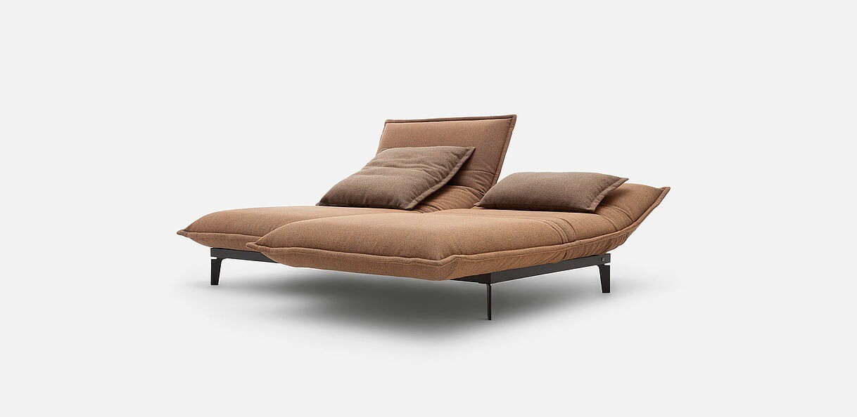 Компактні меблі трансформери: полиця-стіл для маленької квартири, економія простору та зручність.