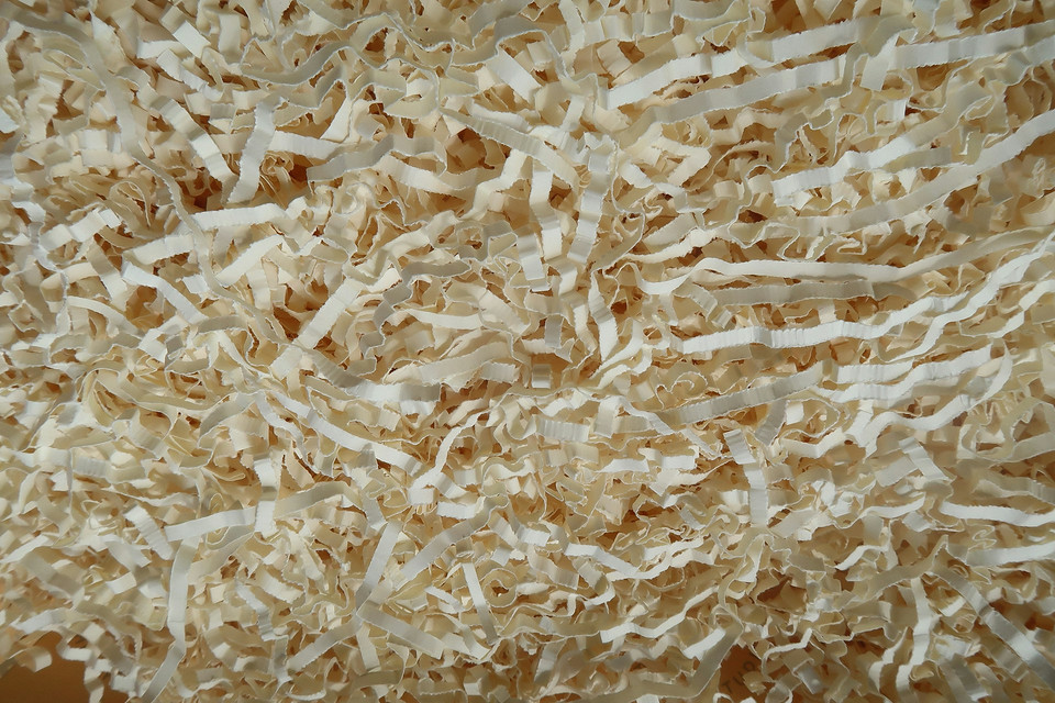 Мульчування помідорів тирсою: покращення структури ґрунту та живлення рослин