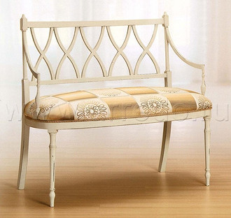 Італійські меблі з масиву: види обробки деревини та фінішні покриття.