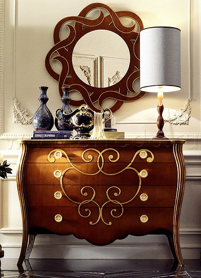 Вибір деревини для італійських меблів: масив дуба, горіха та вишні.