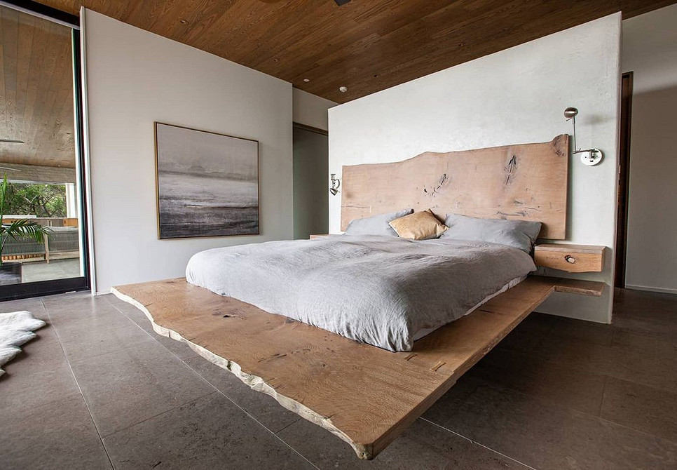 Стильна підвісна кровать з дерев'яною основою, ідеальне рішення для сучасної спальні з характером.