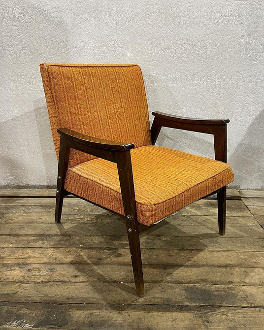 Економія коштів та екологічне споживання: меблі вживані в інтер'єрі.