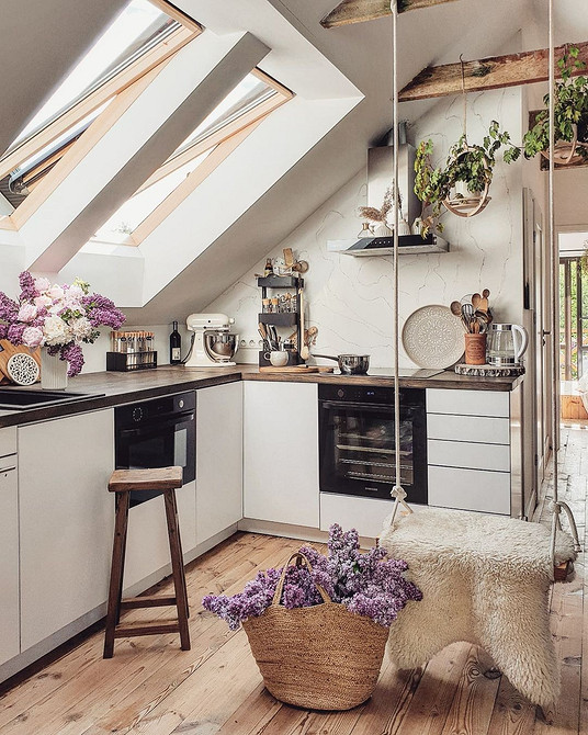 Крісло гамак підвісне: ідеальне місце для читання та відпочинку в будинку.