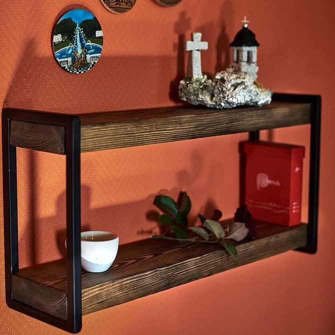 Прості у виготовленні полиці на балкон своїми руками для невеликого простору.