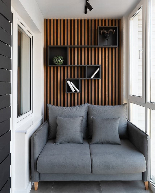 Металеві полиці на балкон: міцні та довговічні рішення для зберігання речей.