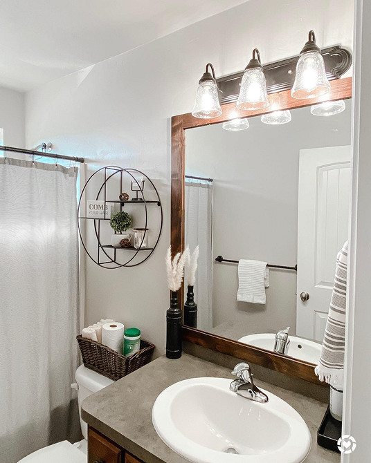 Полиці в інтер'єрі: види, функціонал, варіанти застосування та стильні фото для натхнення