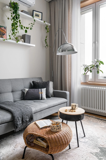 Оригінальні полиці в дитячій кімнаті для зберігання іграшок та книг, дизайн інтер'єру