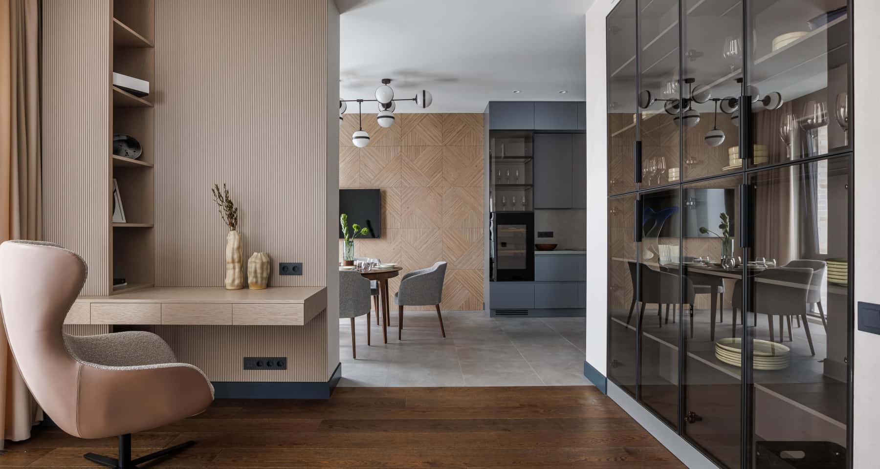 Фото квартири без обробки: голі бетонні стіни в новобудові, чекають ремонту.