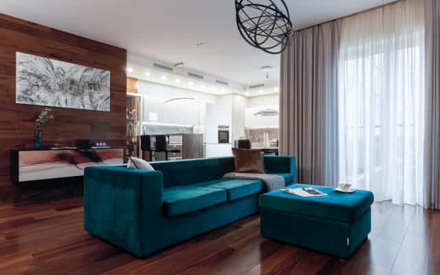 Ремонт трикімнатної квартири, інтер'єр з великою кількістю світла