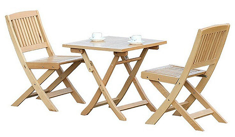 Різноманітні садові меблі з мас-маркету для комфортного відпочинку на дачі.