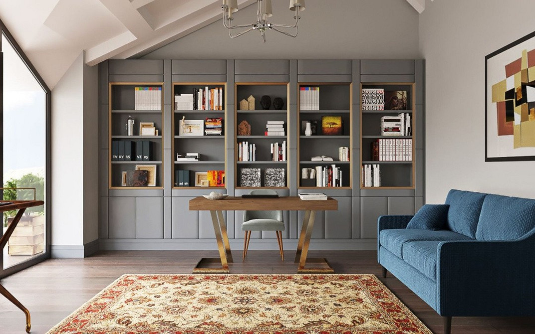 Інтер'єр спальні з сірим ліжком та текстилем, що додають затишок та спокій.