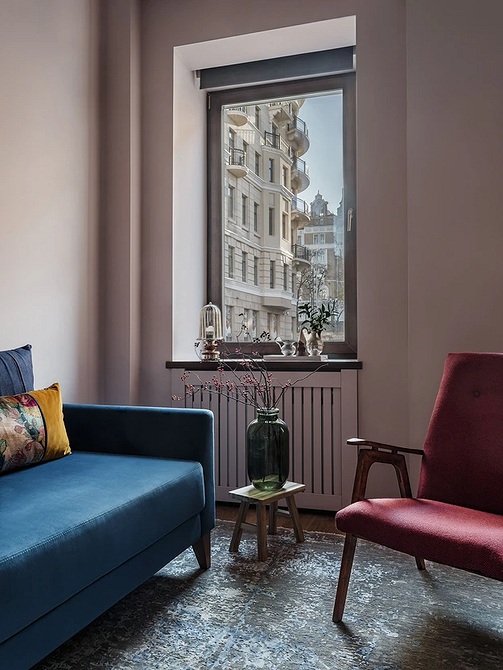 Яскрава мебель: синій диван як ключовий елемент сучасного інтер'єру