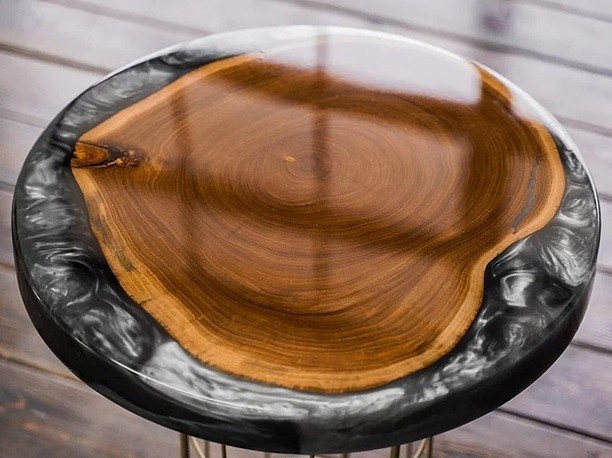 Стіл з епоксидки: розрахунок необхідних матеріалів для заливки смолою.