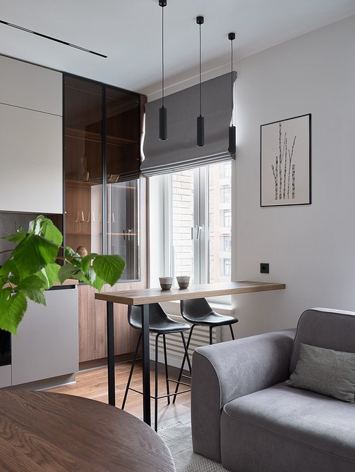 Обідній стіл з дерев'яною стільницею: місце для сімейних зустрічей