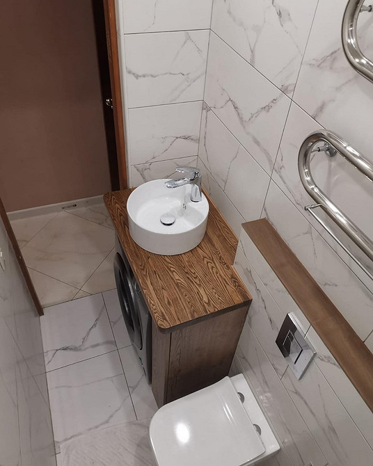 Стільниця з дуба з ефектом зістареності: вінтажний шарм та унікальний характер.