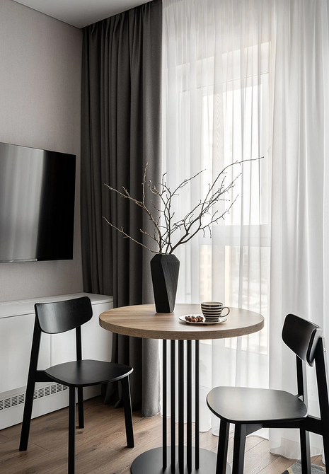 Дизайн ванної кімнати з дубовою стільницею: елегантність та природність матеріалу.