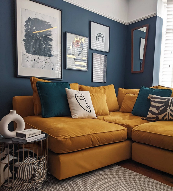 Кутовий диван у вітальні: тренди та тенденції у дизайні інтер'єру 2024 року.