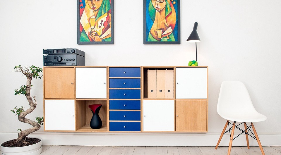 Фарбування меблів: підготовка поверхні старого столу до фарбування, реставрація меблів своїми руками.