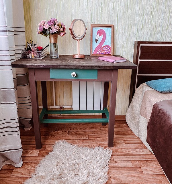 Тумбочка з характером Переробка меблів: відновлення старої тумбочки в сучасний предмет інтер'єру своїми руками.
