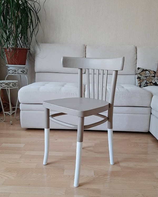 Полиця з минулого Реставрація старої полиці: меблі своїми руками, що надихають на творчість та відновлення.