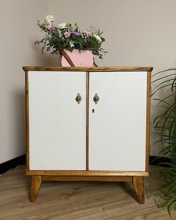 Шафа: елегантний акцент Меблі своїми руками: реставрація старої шафи та перетворення її на стильний елемент інтер'єру.