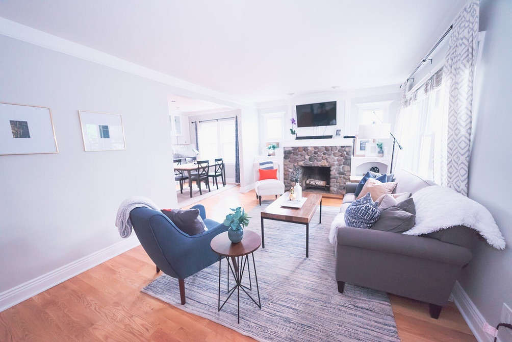 Вишуканий пуф в спальні: додайте розкоші та комфорту вашому особистому простору