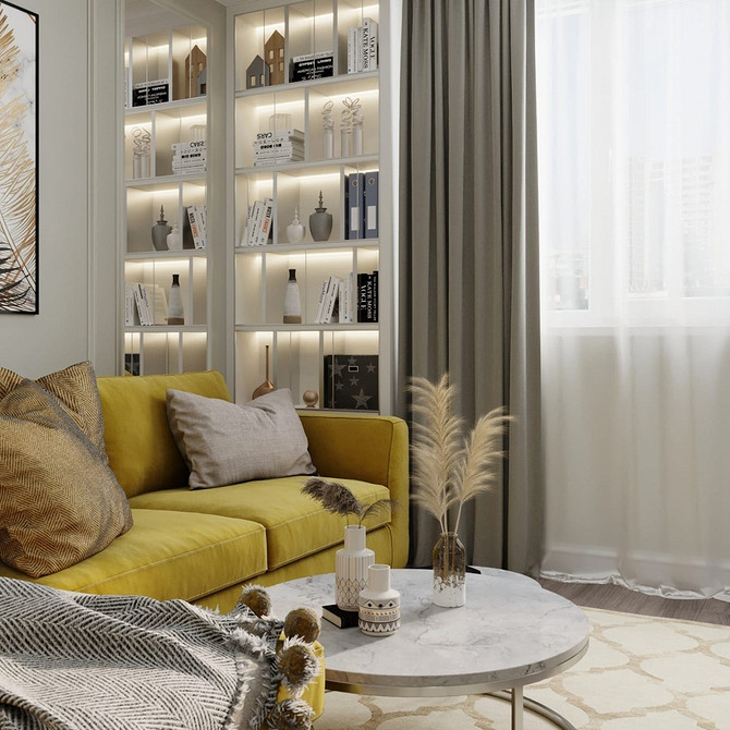 Інтер'єр дитячої кімнати з жовтим диваном, іграшками та декоративними елементами.