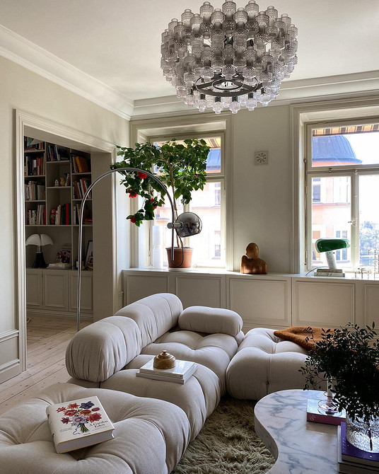 Сучасний диван мінімалістичного дизайну: тенденції та поради щодо вибору у 2026 році.