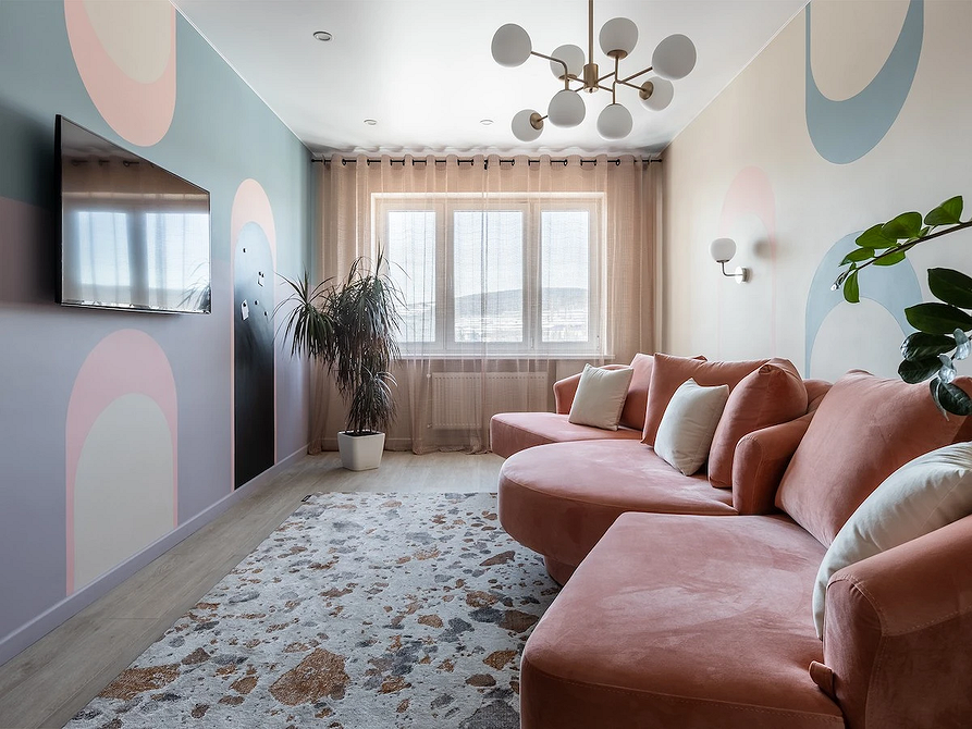 Модульний диван сірого кольору в сучасному мінімалістичному інтер'єрі 2026