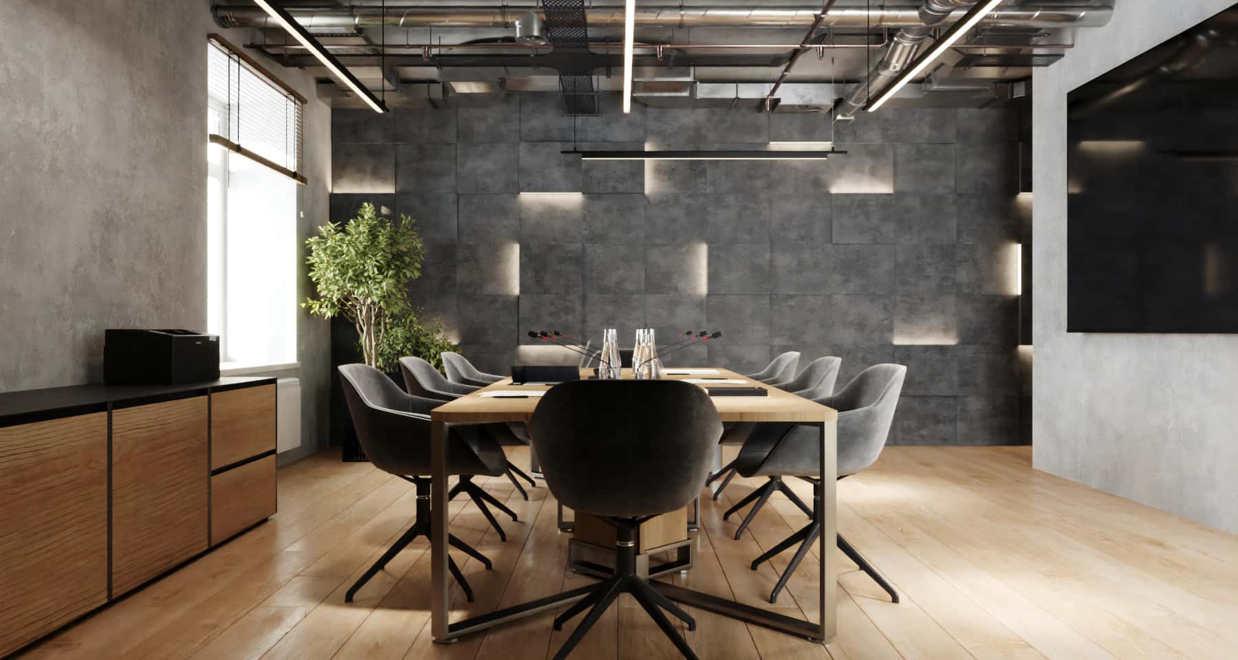 Стильний офіс з перегородками з матового скла та меблями з дерева