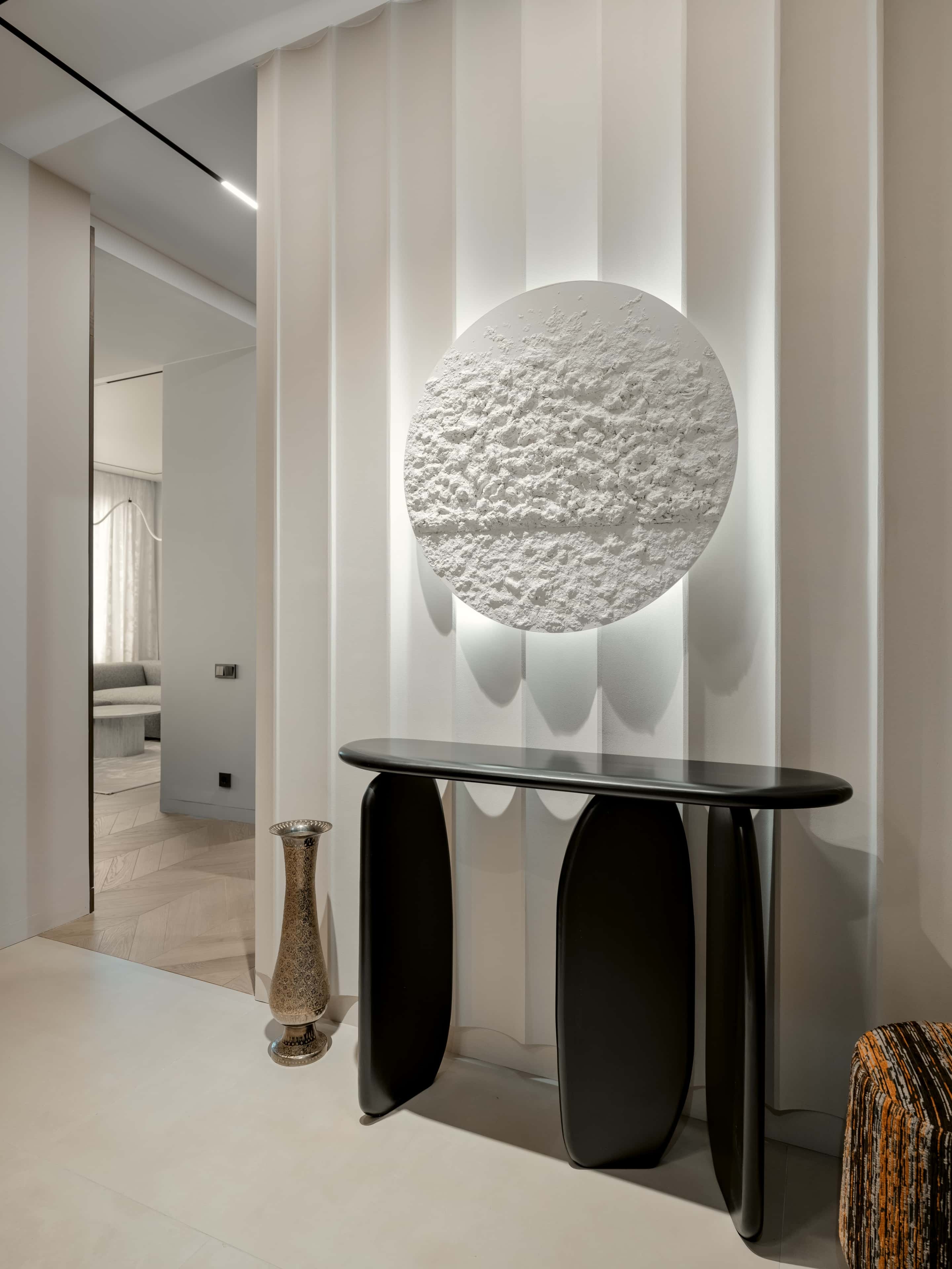 Дизайн кабінету в трикімнатній квартирі 2026 з комфортним робочим місцем