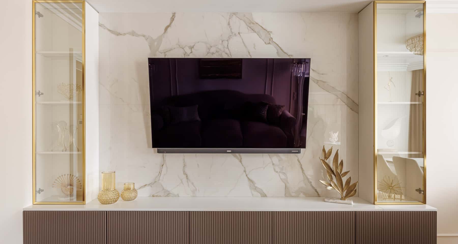 Преміум ремонт квартири у Києві 2026: деталі інтер'єру, декор та освітлення.