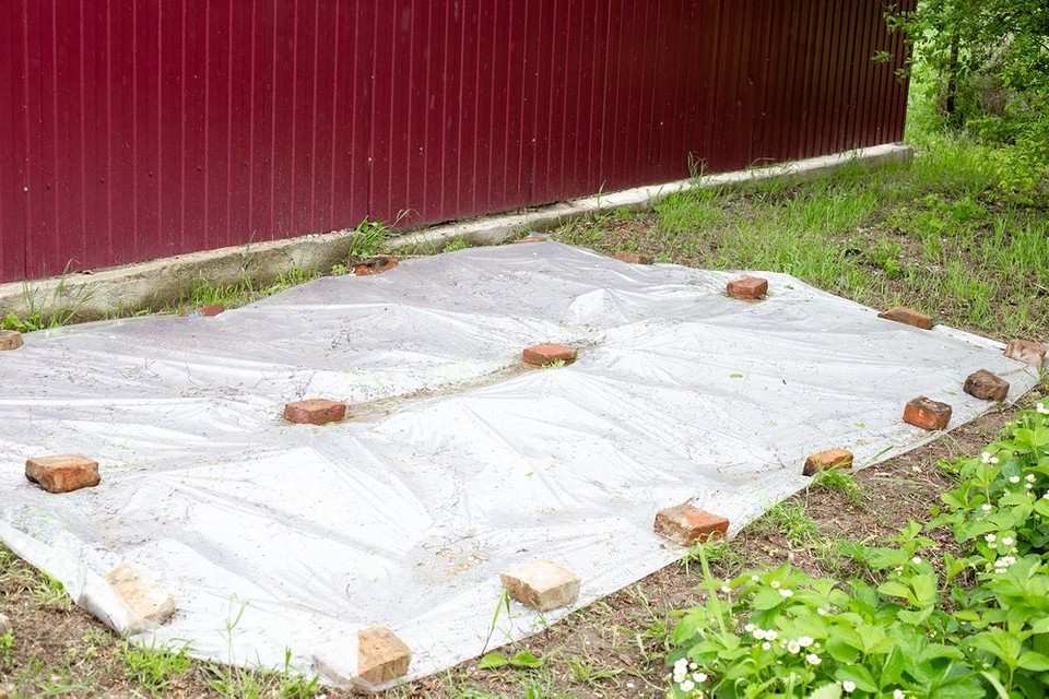 Кріплення плівки на теплицю: важливий етап для створення оптимальних умов вирощування.