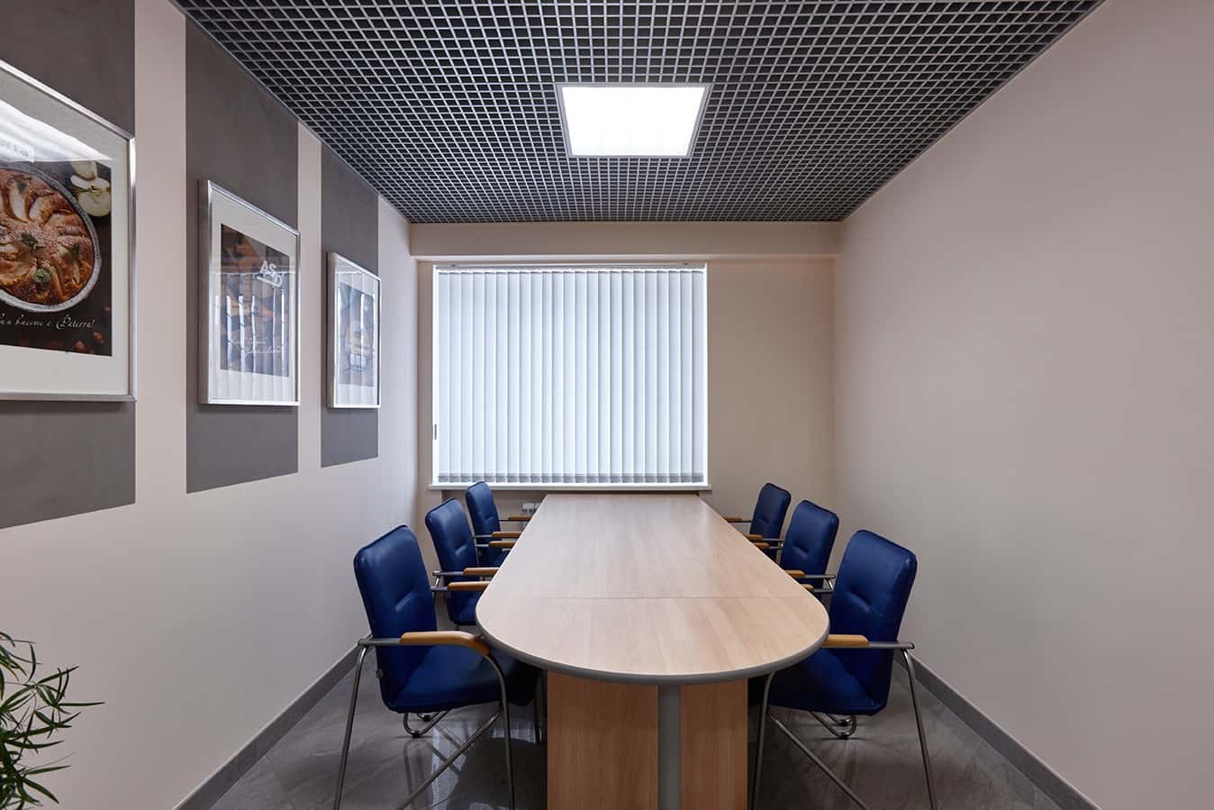 Зручні меблі офісу Сучасний дизайн офісу 2026: зручні меблі та ергономічні крісла для співробітників