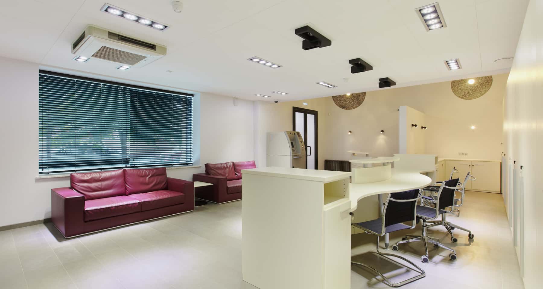 Кабінет керівника Сучасний дизайн офісу 2026: стильний кабінет керівника з панорамними вікнами