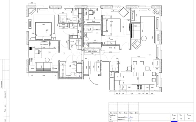 Інтер'єр кухні-вітальні в стилі американської класики з вбудованими меблями.