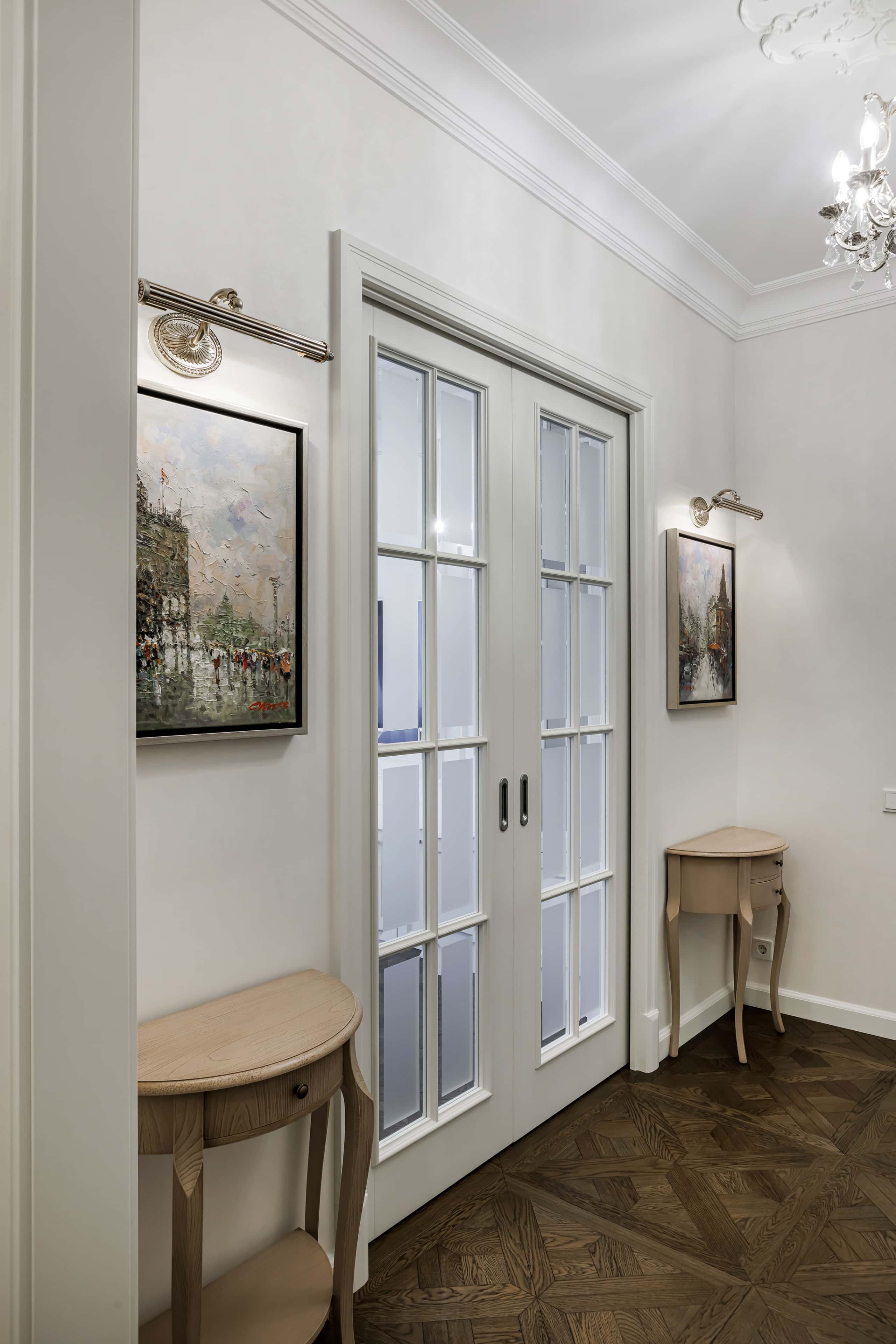 Дизайн квартири з акцентом на натуральні матеріали та функціональність простору в Києві.