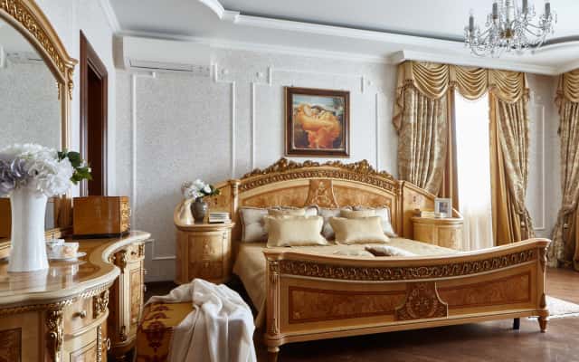 Дизайн кухні в класичному стилі 2026 року з використанням елітних матеріалів