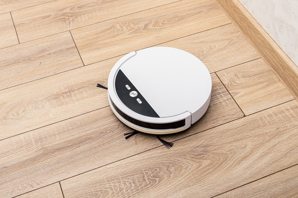 Бездоганний ламінат Парова швабра для ламінату ефективно очищає підлогу без пошкоджень та розводів.