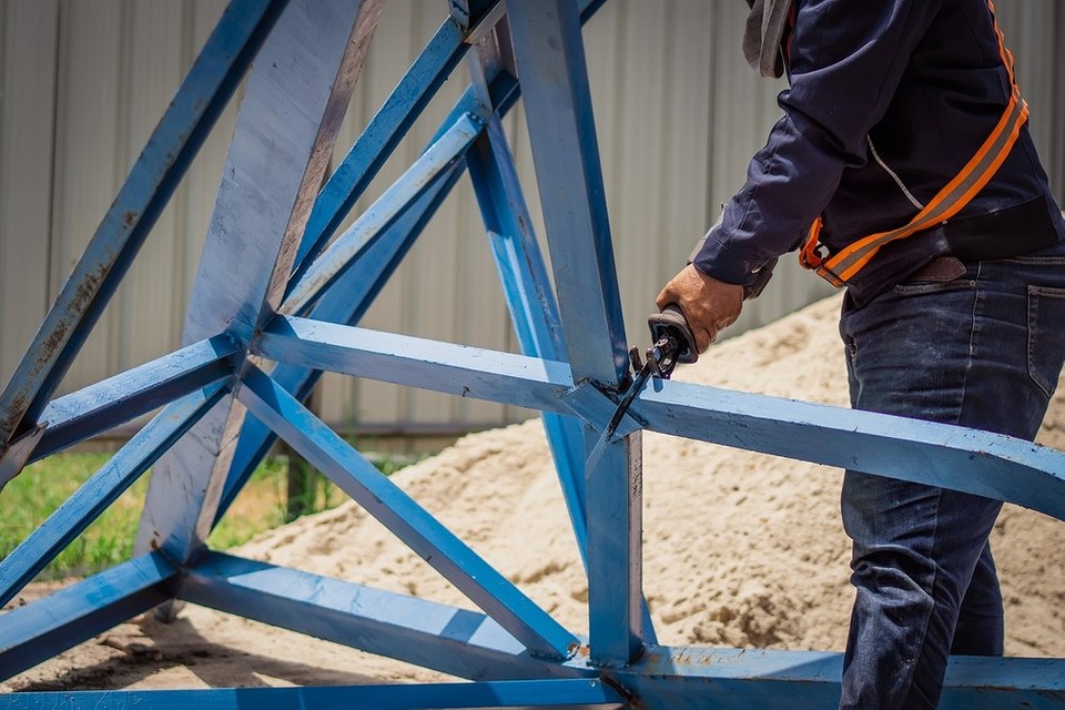 Види металорізки Різні види різки металу: від газової до плазмової, порівняльний аналіз