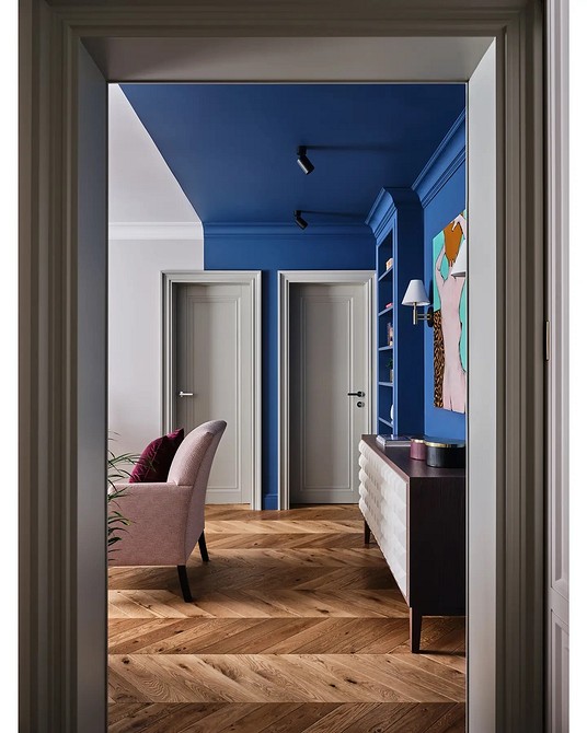 Широкий дверний отвір Відкрите планування: широкий дверний отвір без дверей у сучасному дизайні.