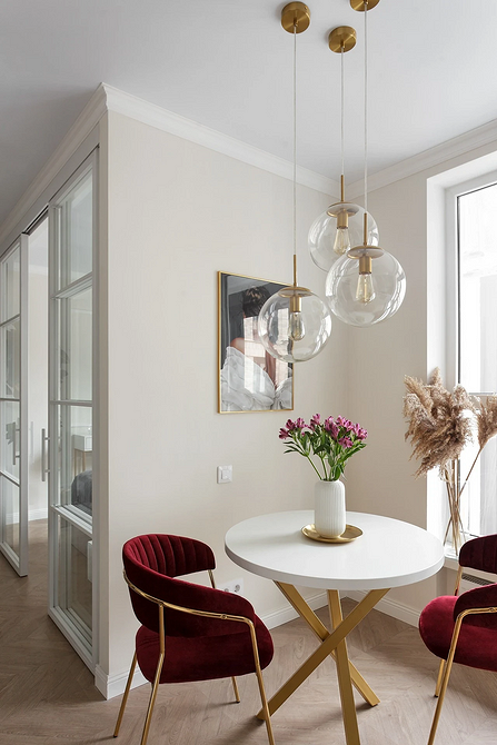 Відкрита кухня-вітальня Відкрите планування кухні та вітальні без дверей. Сучасний дизайн.