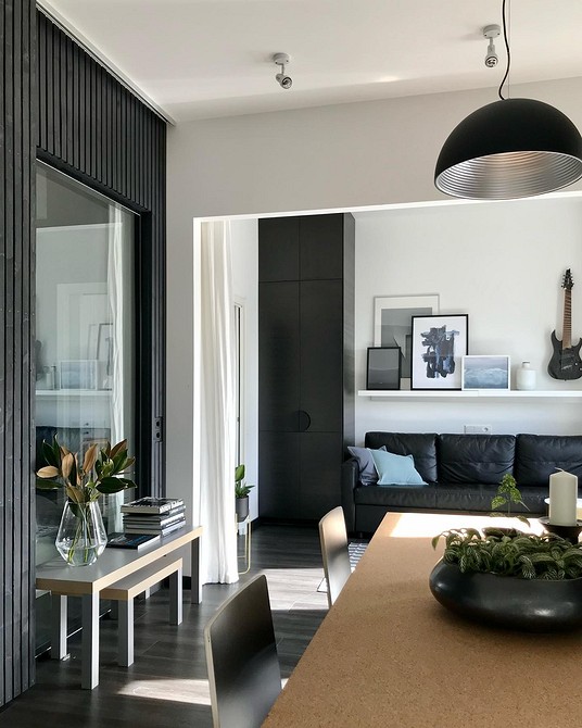 Декоративний отвір без дверей Стильний дверний отвір без дверей з декоративною штукатуркою