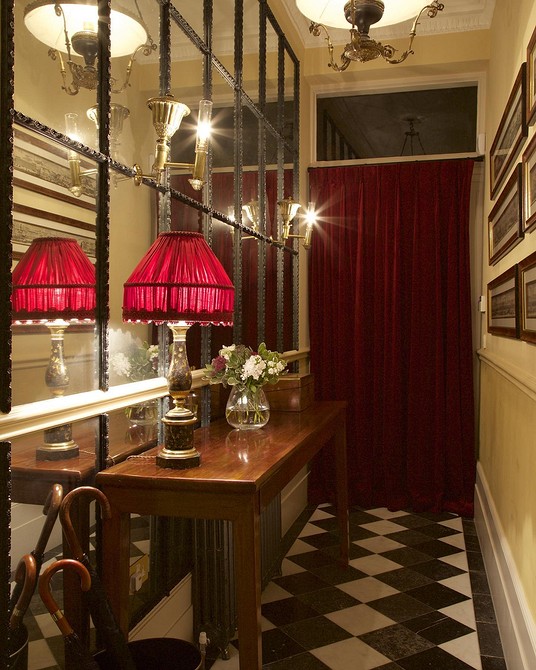 Книжкова перегородка Книжкова шафа як перегородка в квартирі. Функціональне зонування.