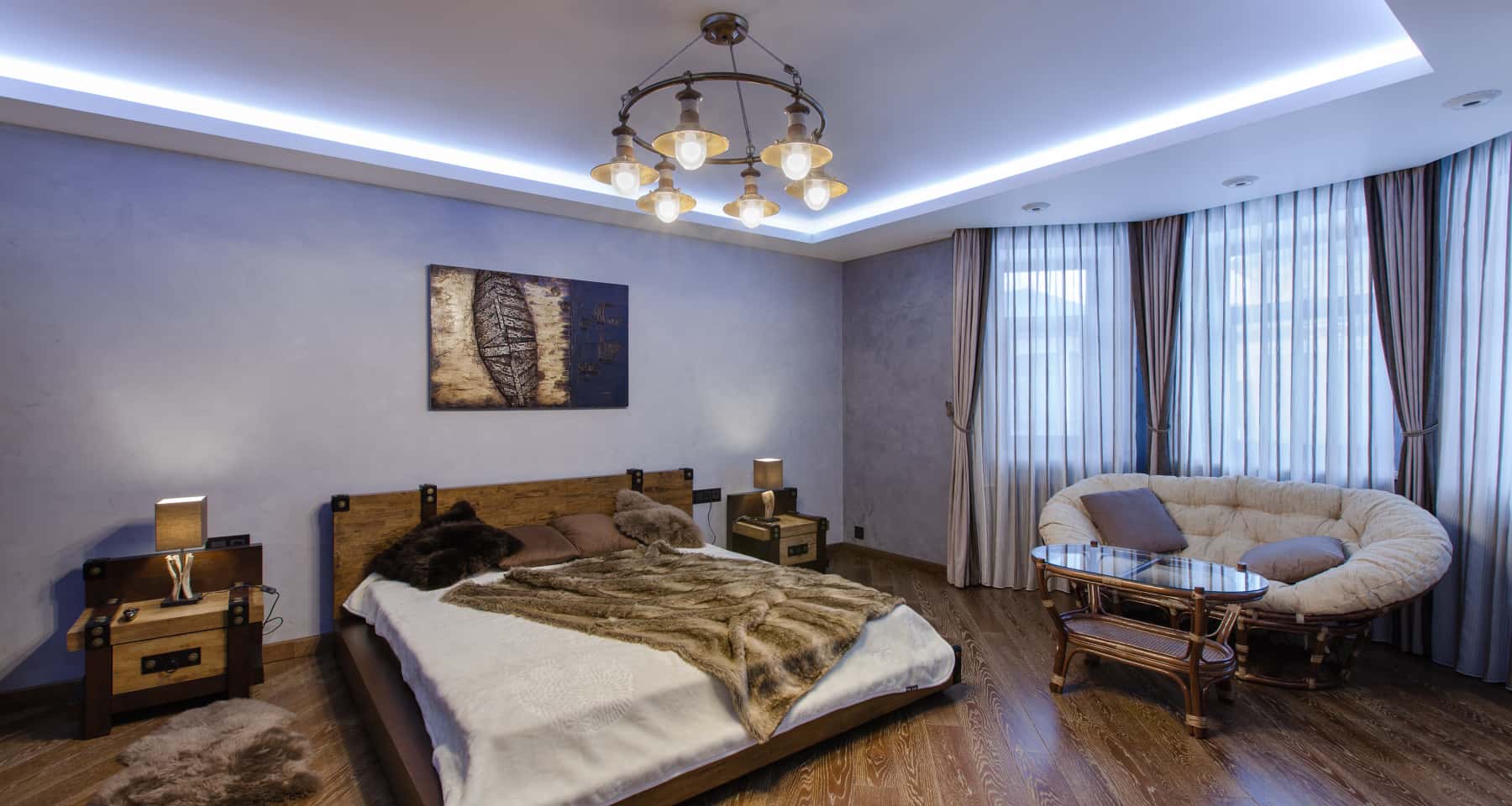 Темна їдальня: Вишуканість Дизайн їдальні в темних тонах з масивним дерев'яним столом і стільцями