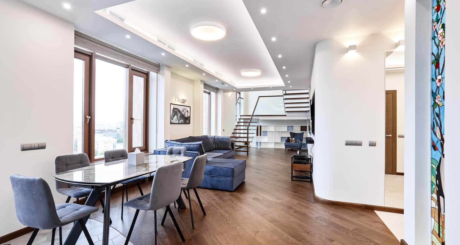 Геометрія стелі з гіпсокартону Багаторівнева стеля з гіпсокартону 2026 з геометричним дизайном для вітальні