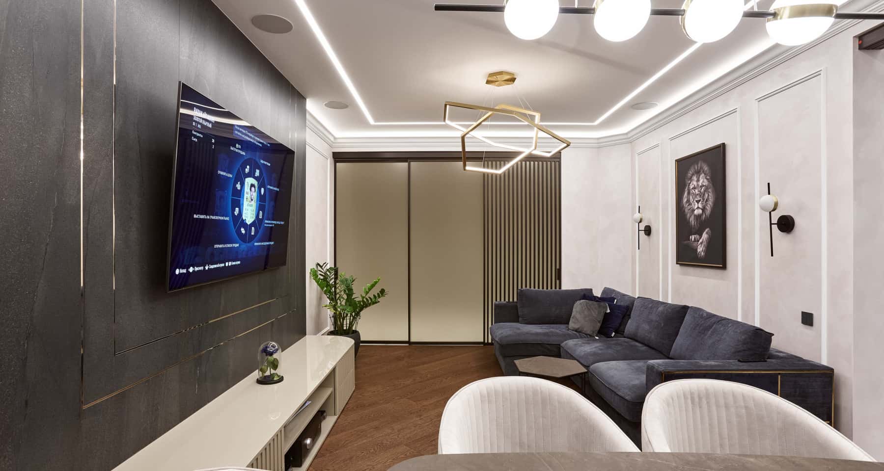 Кольорове підсвічування стелі Багаторівнева стеля з гіпсокартону з підсвічуванням різних кольорів у великій вітальні