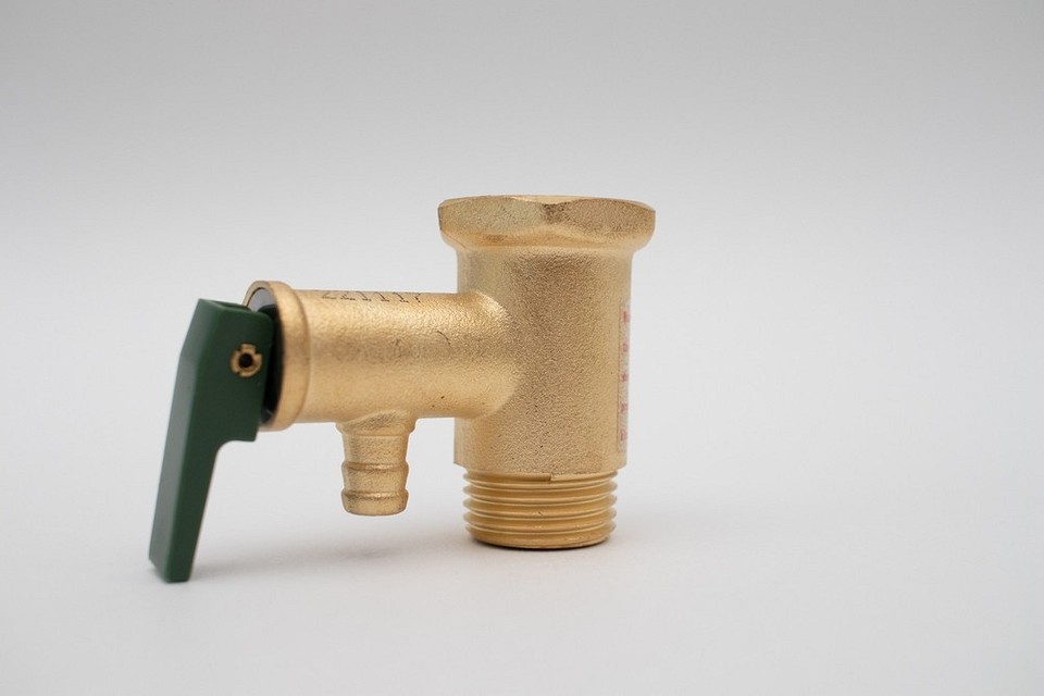 Діагностика водопостачання Діагностика несправностей водопостачання, коли з крана холодної води тече гаряча