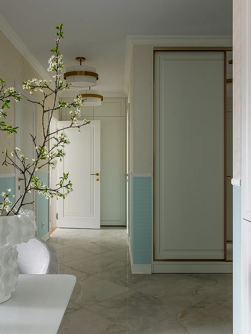 Нейтральні кольори шпалер Інтер'єр кімнати з комбінованими шпалерами у нейтральних тонах, поєднання кольорів 2026