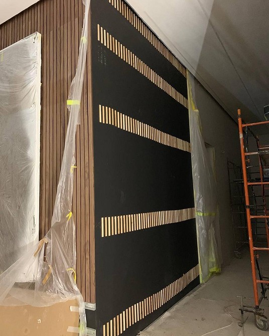 Вісім способів кріплення декоративних рейок для стін та стелі: покрокова інструкція